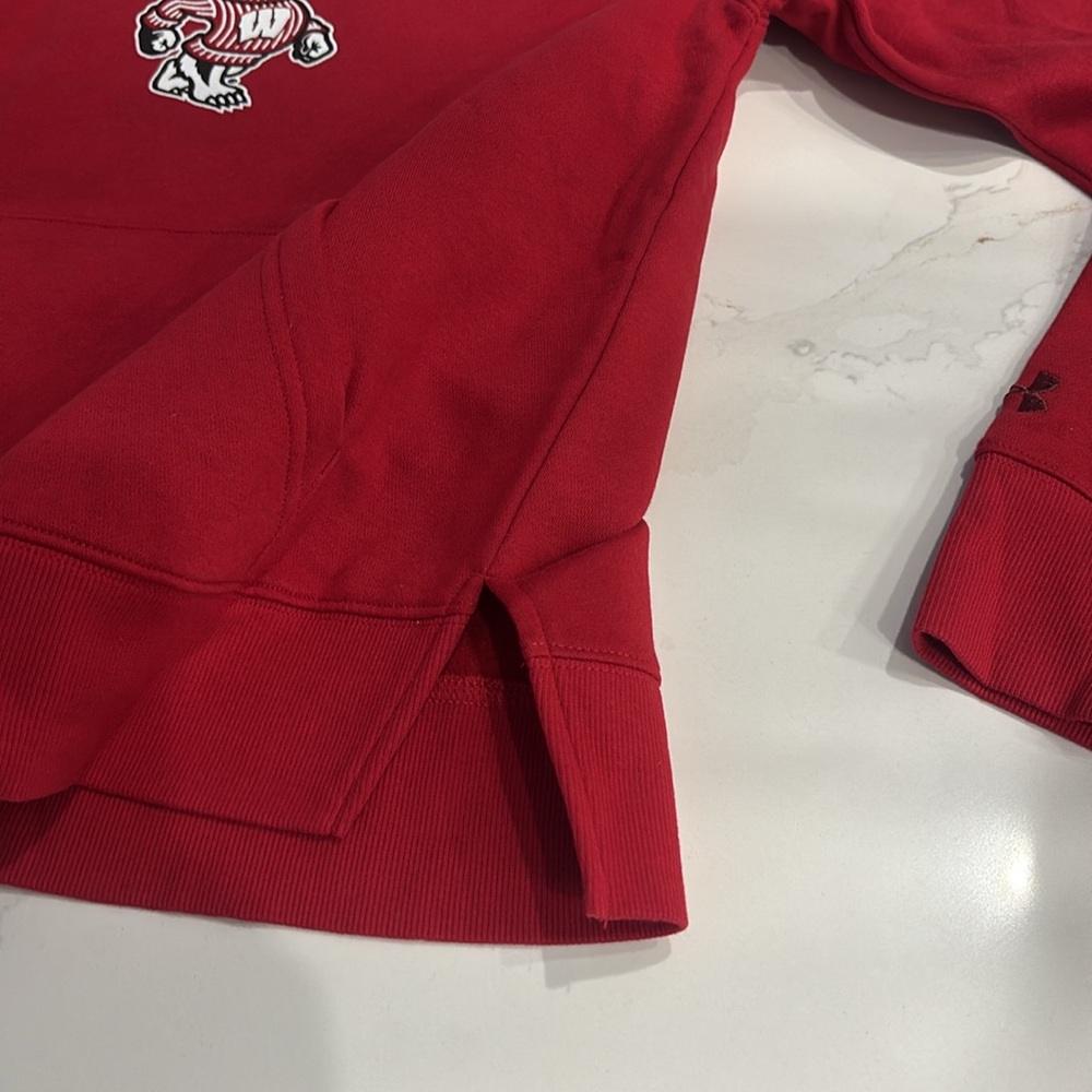 University of Wisconsin Badgers Under Armour Hoodie - Picture 3 of 8